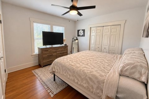 House in Winter Park, Florida 3 bedrooms, 121.14 sq.m. № 2391477 - photo 8