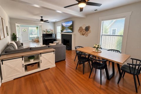 House in Winter Park, Florida 3 bedrooms, 121.14 sq.m. № 2391477 - photo 5