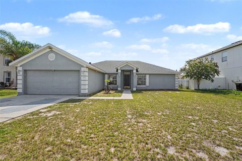 House in Poinciana, Florida 3 bedrooms, 172.61 sq.m. № 2216134