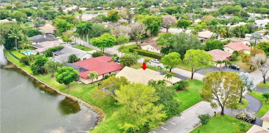 Casa en Coral Springs, Florida 4 dormitorios, 216.74 m2 № 1074886