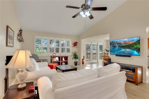 House in Gainesville, Florida 3 bedrooms, 145.95 sq.m. № 1734852 - photo 9