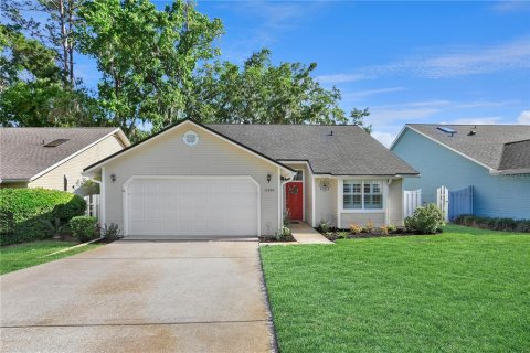 House in Gainesville, Florida 3 bedrooms, 145.95 sq.m. № 1734852 - photo 1