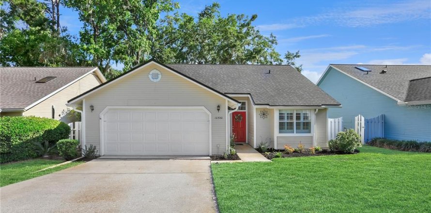 House in Gainesville, Florida 3 bedrooms, 145.95 sq.m. № 1734852