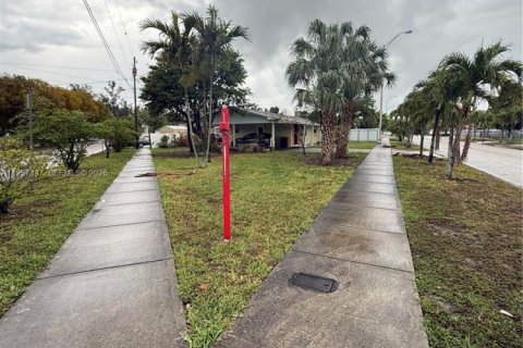 House in Hialeah, Florida 2 bedrooms, 99.03 sq.m. № 2011441 - photo 28