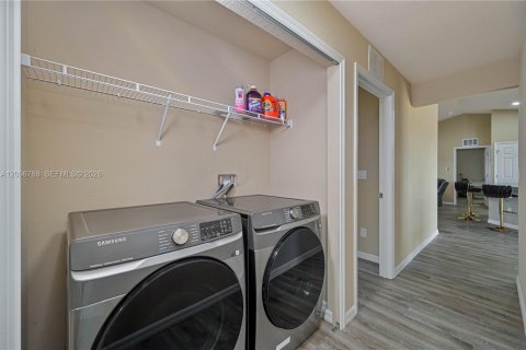 Villa ou maison à vendre à Cape Coral, Floride: 4 chambres, 149.85 m2 № 2399846 - photo 21