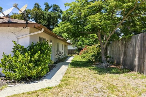 Casa en alquiler en Sarasota, Florida, 2 dormitorios, 178.37 m2 № 2111548 - foto 3
