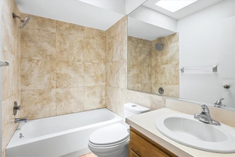 Casa en alquiler en Sarasota, Florida, 2 dormitorios, 178.37 m2 № 2111548 - foto 24
