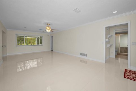 House in Seminole, Florida 2 bedrooms, 111.48 sq.m. № 1918949 - photo 7