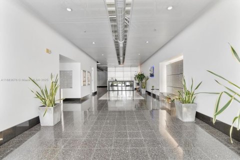 Copropriété à vendre à Miami, Floride: 1 pièce, 57.97 m2 № 1930941 - photo 23