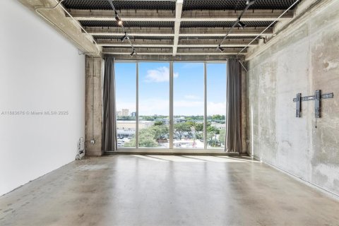 Copropriété à vendre à Miami, Floride: 1 pièce, 57.97 m2 № 1930941 - photo 7