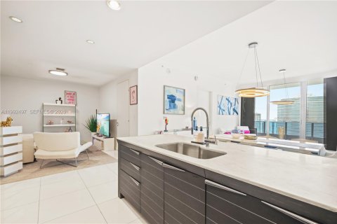 Copropriété à louer à Miami, Floride: 2 chambres, 114.92 m2 № 2065720 - photo 11