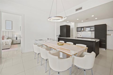 Copropriété à louer à Miami, Floride: 2 chambres, 114.92 m2 № 2065720 - photo 3