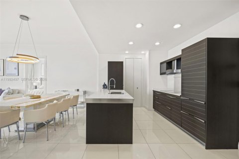 Copropriété à louer à Miami, Floride: 2 chambres, 114.92 m2 № 2065720 - photo 6