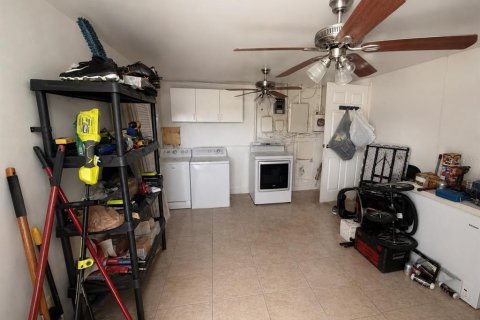 House in Tampa, Florida 4 bedrooms, 164.62 sq.m. № 2237367 - photo 15