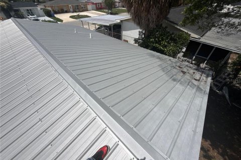 House in Tampa, Florida 4 bedrooms, 164.62 sq.m. № 2237367 - photo 14