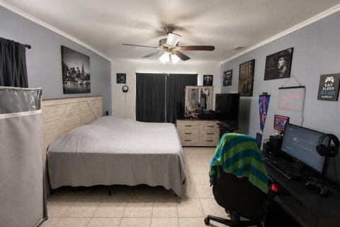 House in Tampa, Florida 4 bedrooms, 164.62 sq.m. № 2237367 - photo 6
