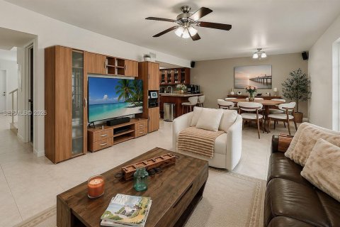 Condominio en alquiler en Davie, Florida, 3 dormitorios, 147.71 m2 № 2077941 - foto 5