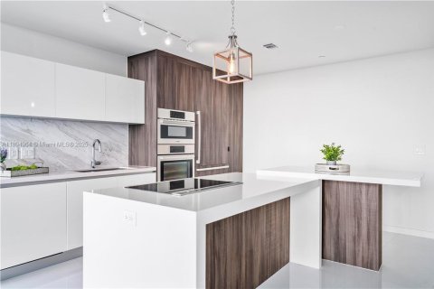 Condominio en venta en Miami, Florida, 2 dormitorios, 110.09 m2 № 1887277 - foto 3