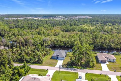 Villa ou maison à vendre à North Port, Floride: 4 chambres, 184.88 m2 № 1916546 - photo 2