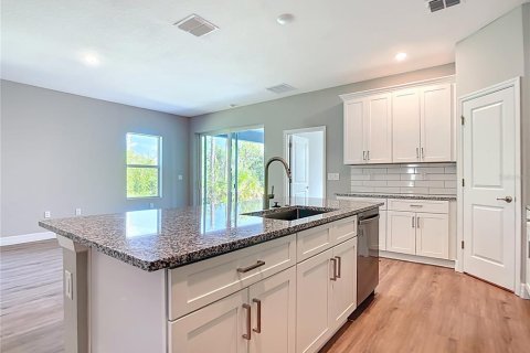Villa ou maison à vendre à North Port, Floride: 4 chambres, 184.88 m2 № 1916546 - photo 6