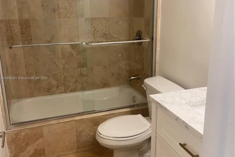 Condo in Miami, Florida, 2 bedrooms  № 1941642 - photo 14