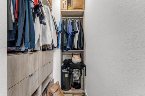 Купить таунхаус в Дорал, Флорида 5 спален, 164.99м2, № 1975462 - фото 21