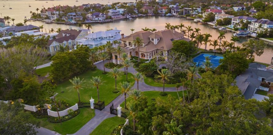 Casa en Sarasota, Florida 6 dormitorios, 1076.55 m2 № 2094541
