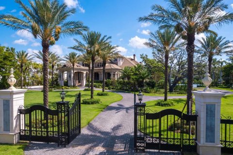 Casa en venta en Sarasota, Florida, 6 dormitorios, 1076.55 m2 № 2094541 - foto 11