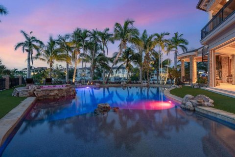 Casa en venta en Sarasota, Florida, 6 dormitorios, 1076.55 m2 № 2094541 - foto 10