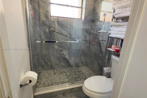 Adosado en venta en Pembroke Pines, Florida, 4 dormitorios, 141.58 m2 № 1788920 - foto 25