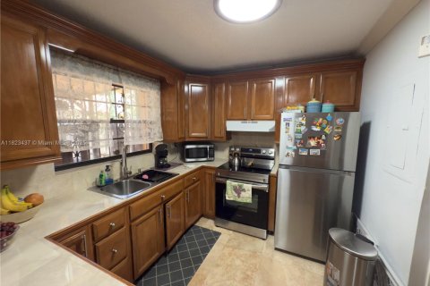 Adosado en venta en Pembroke Pines, Florida, 4 dormitorios, 141.58 m2 № 1788920 - foto 14