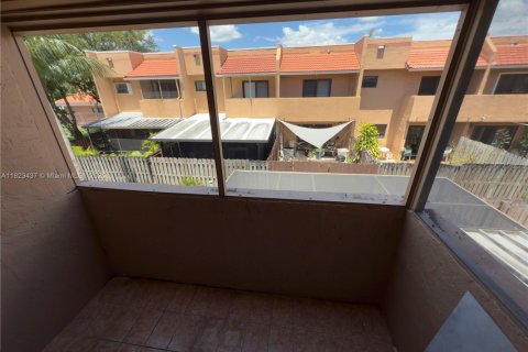 Adosado en venta en Pembroke Pines, Florida, 4 dormitorios, 141.58 m2 № 1788920 - foto 23