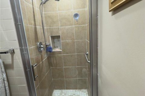 Adosado en venta en Pembroke Pines, Florida, 4 dormitorios, 141.58 m2 № 1788920 - foto 9