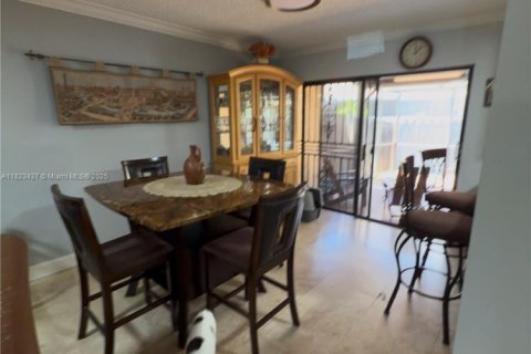 Adosado en venta en Pembroke Pines, Florida, 4 dormitorios, 141.58 m2 № 1788920 - foto 10