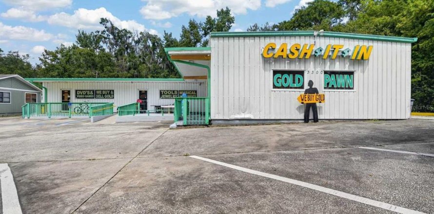 Commercial property in Bunnell, Florida 351.08 sq.m. № 2418695