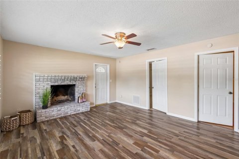 House in Orlando, Florida 4 bedrooms, 153.47 sq.m. № 2111629 - photo 27