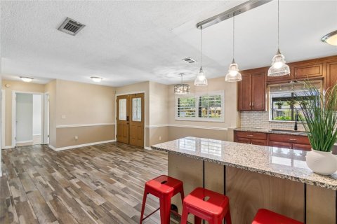 House in Orlando, Florida 4 bedrooms, 153.47 sq.m. № 2111629 - photo 18
