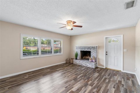 House in Orlando, Florida 4 bedrooms, 153.47 sq.m. № 2111629 - photo 26