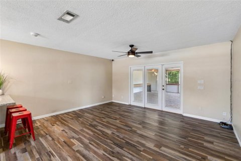 House in Orlando, Florida 4 bedrooms, 153.47 sq.m. № 2111629 - photo 23
