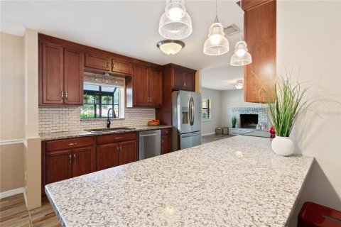 House in Orlando, Florida 4 bedrooms, 153.47 sq.m. № 2111629 - photo 13