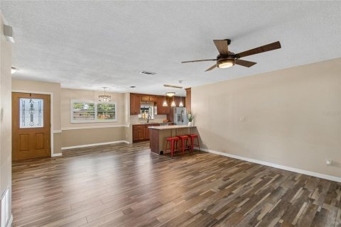 House in Orlando, Florida 4 bedrooms, 153.47 sq.m. № 2111629 - photo 28
