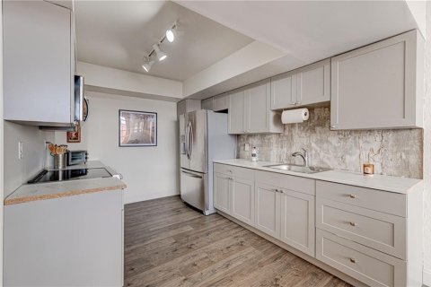 Condo in Miami, Florida, 1 bedroom  № 2193225 - photo 7