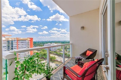 Condo in Miami, Florida, 1 bedroom  № 2193225 - photo 23