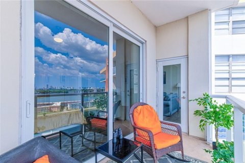 Condo in Miami, Florida, 1 bedroom  № 2193225 - photo 26