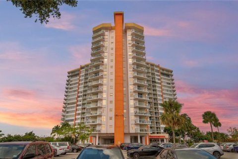 Condo in Miami, Florida, 1 bedroom № 2193225