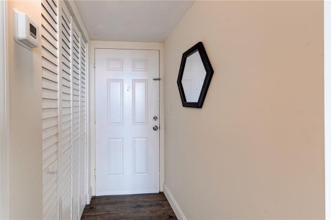 Condo in Miami, Florida, 1 bedroom  № 2193225 - photo 4
