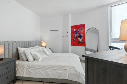 Condo in Miami, Florida, 1 bedroom  № 2036254 - photo 12