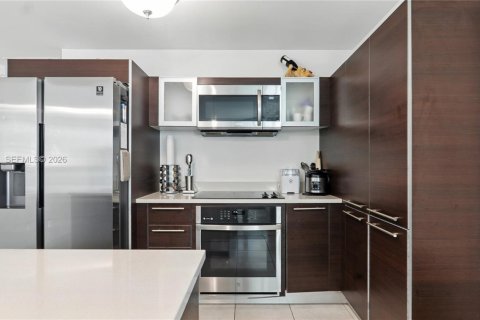 Condo in Miami, Florida, 1 bedroom  № 2036254 - photo 10
