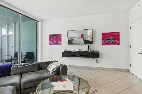 Condo in Miami, Florida, 1 bedroom  № 2036254 - photo 8