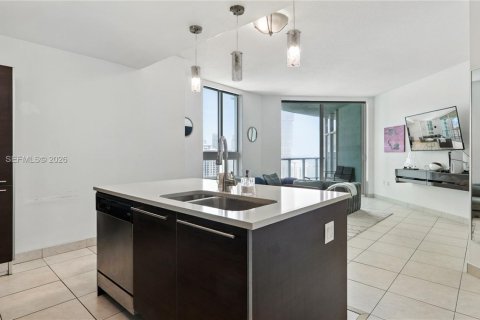 Condo in Miami, Florida, 1 bedroom  № 2036254 - photo 9